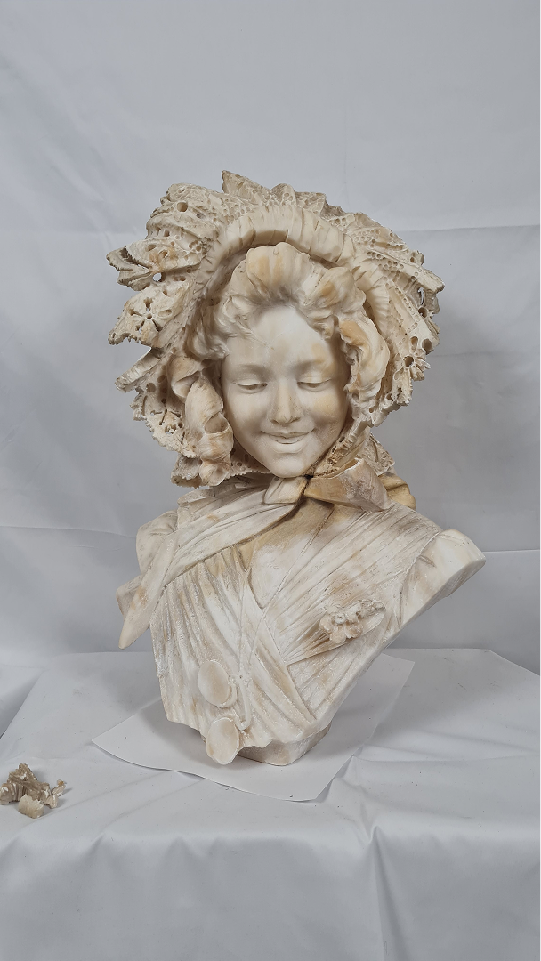 Buste de femme, attribué à R. Parent