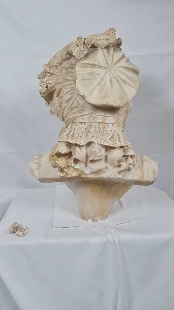 Buste de femme, attribué à R. Parent — 4