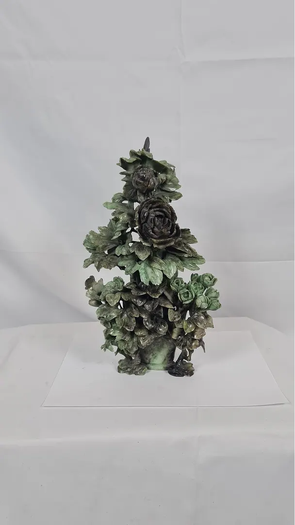 Petit récipient sculpté